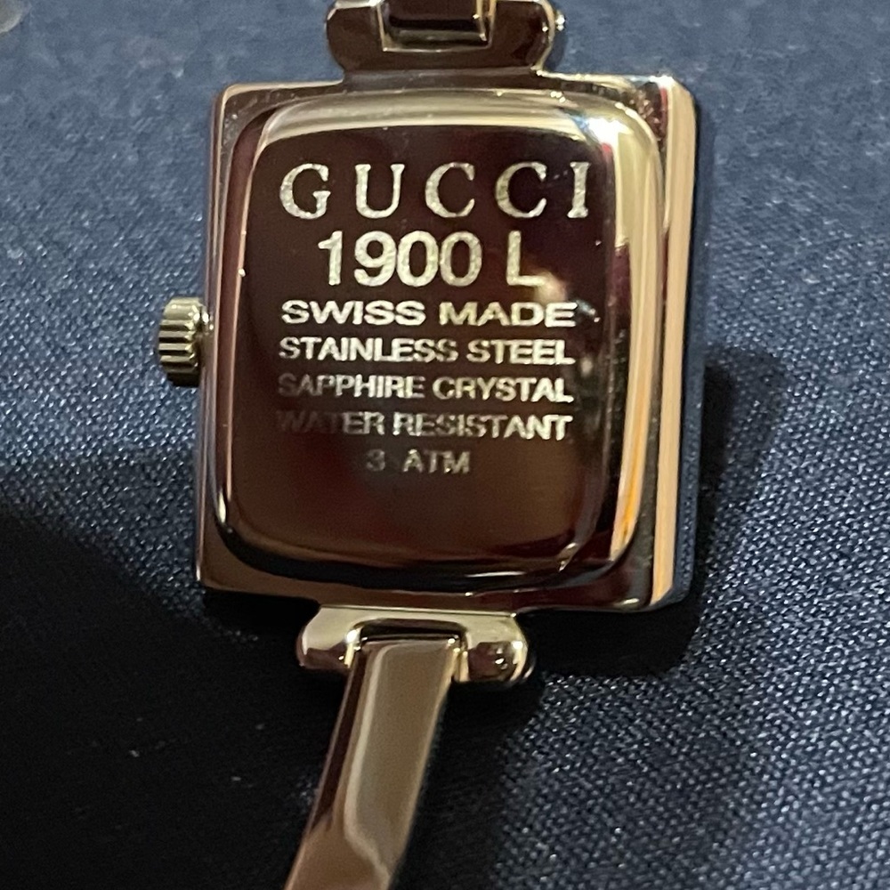 Gucci Black and Silver Square Face Watch - Picture 7 of 11